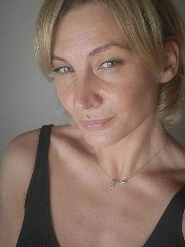Anna, 27 ans, rencontre pour baiser à Bastia