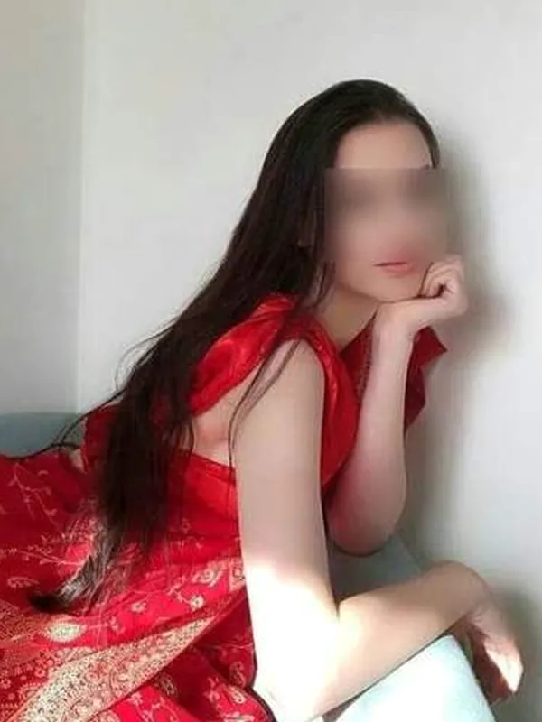 Coralie, 35 ans, rencontre pour baiser à Bastia