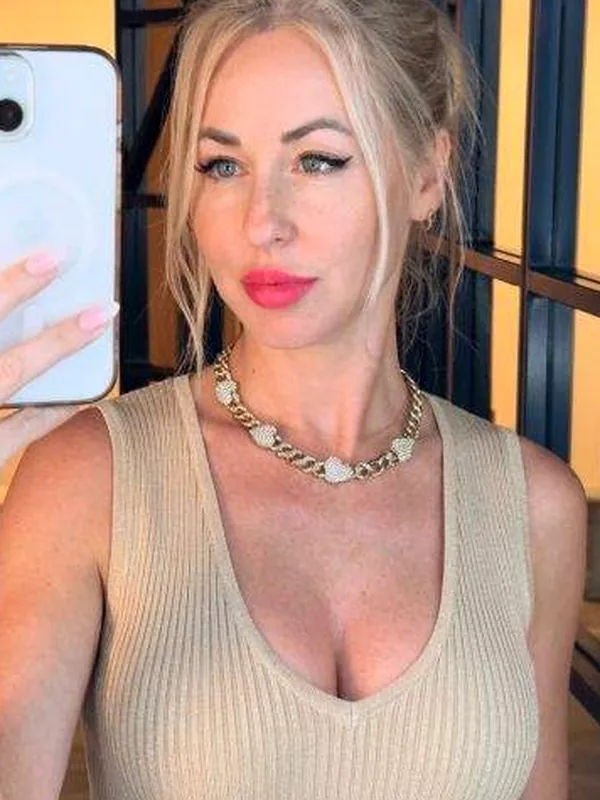 Charlotte, 32 ans, rencontre pour baiser à Lyon