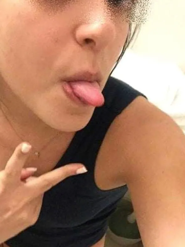 Alix, 29 ans, rencontre pour baiser à Orléans