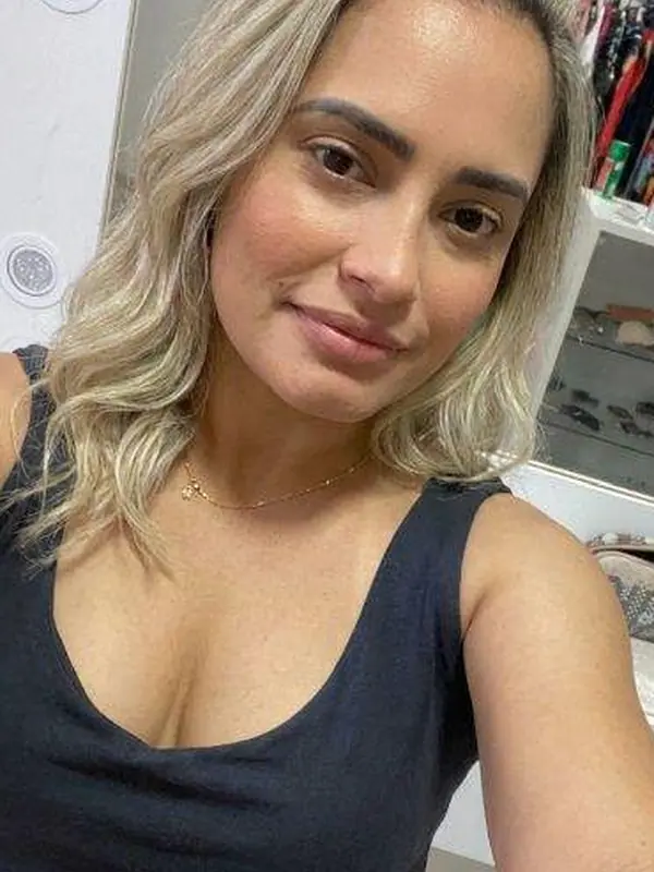 Salomé, 26 ans, rencontre pour baiser à Saint-Etienne