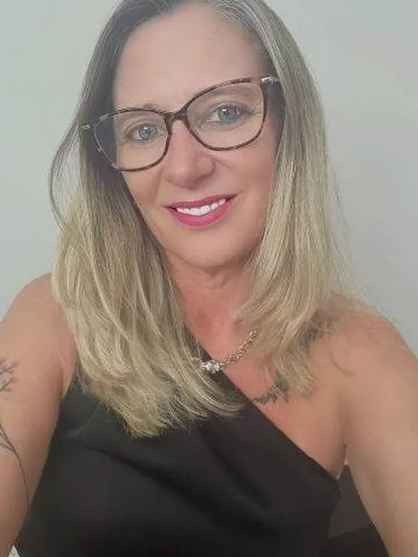 Inès, 24 ans, rencontre pour baiser à Toulouse