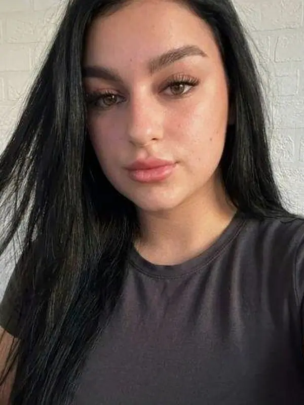 Ninon, 24 ans, rencontre pour baiser à Villeurbanne